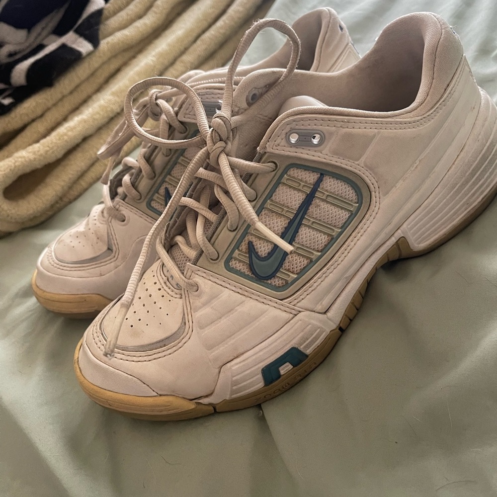 Nike Zoom Air Sneakers - Picture 8 of 9